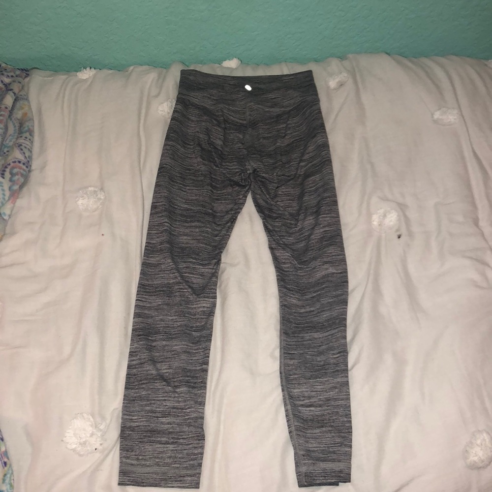 Grey and white lululemon leggings size 6